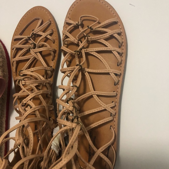 American Eagle Setx2 Gladiator Sandals & Spadriles - Picture 2 of 8